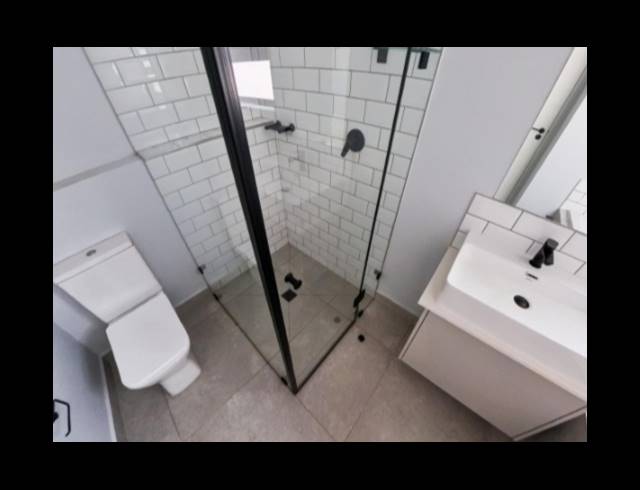 3 BEDROOM APARTMENT FOR SALE IN BRYANSTON